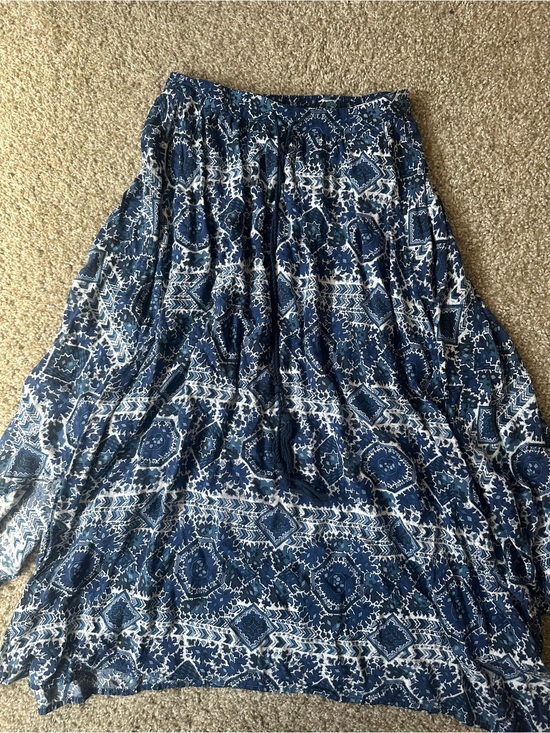Hollister Dresses & Skirts - Hollister Navy & White Printed asymmetrical Midi Skirt boho style